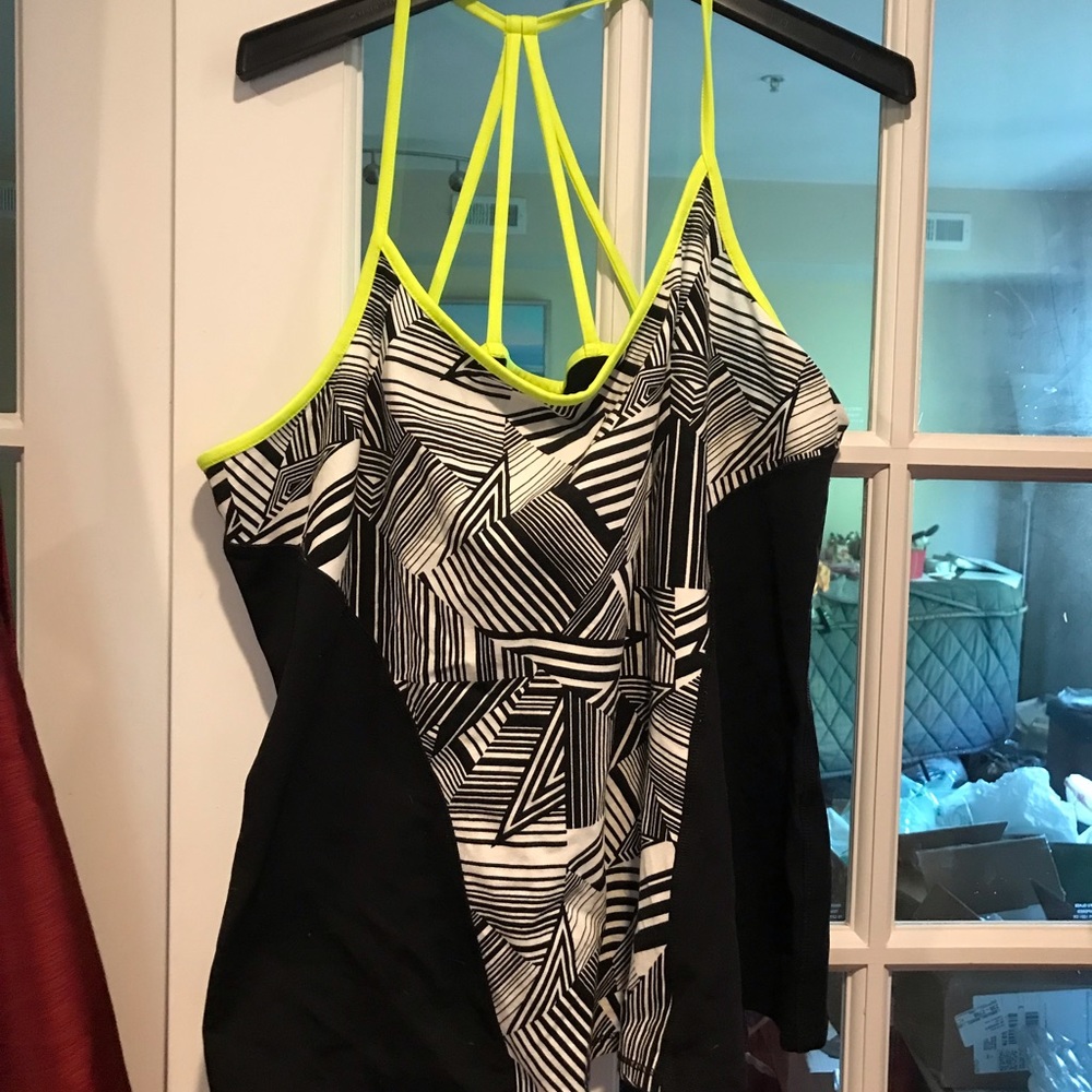 Livi active top